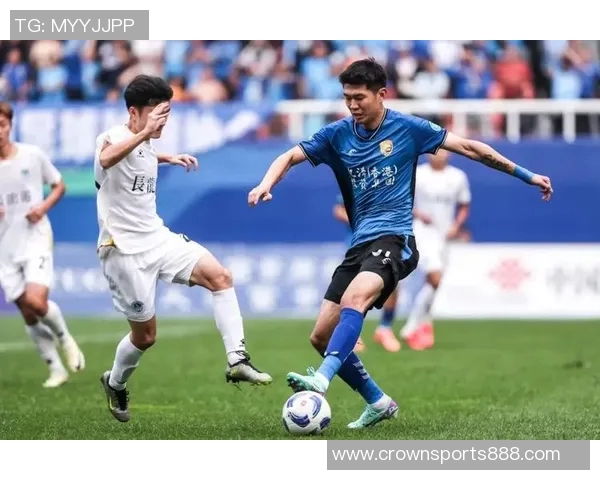 携手并进共创未来大连鲲城贺大连可为升入中乙的美好愿景