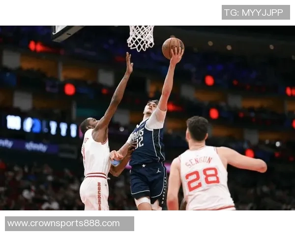 鹈鹕三分手感冰凉仅命中五球半场苦战火箭仅落后一分